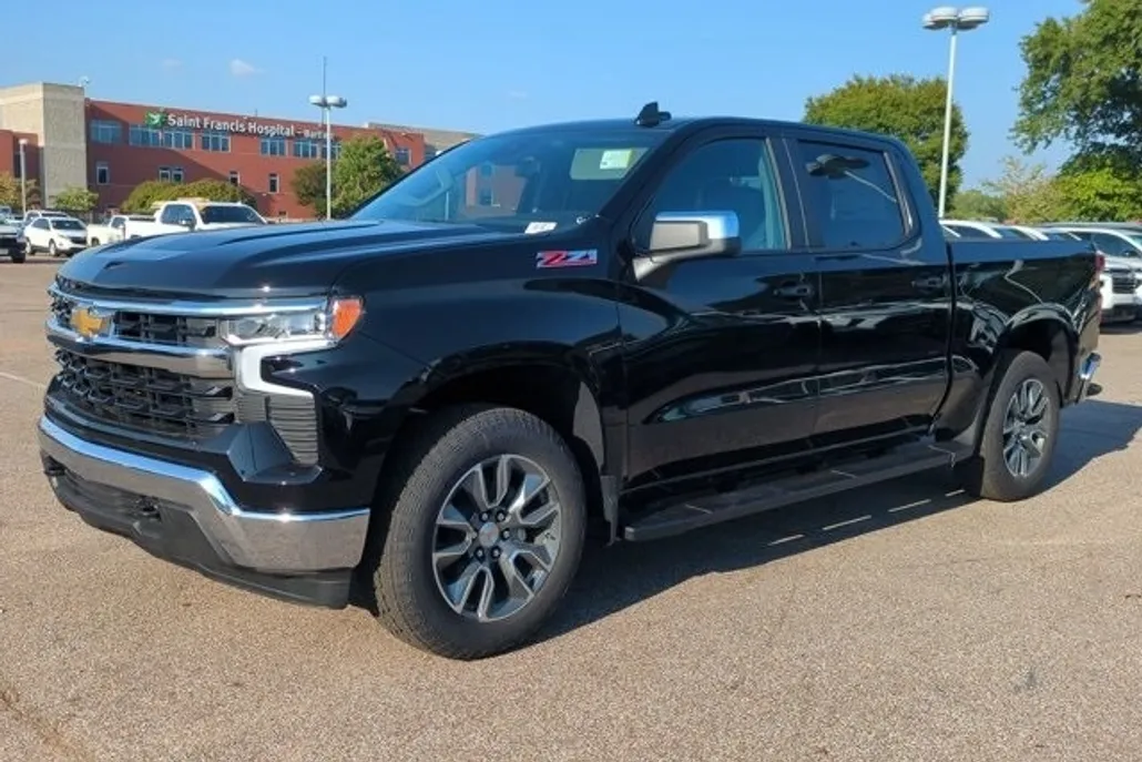 2026 Chevrolet Silverado 1500 LT photo 1