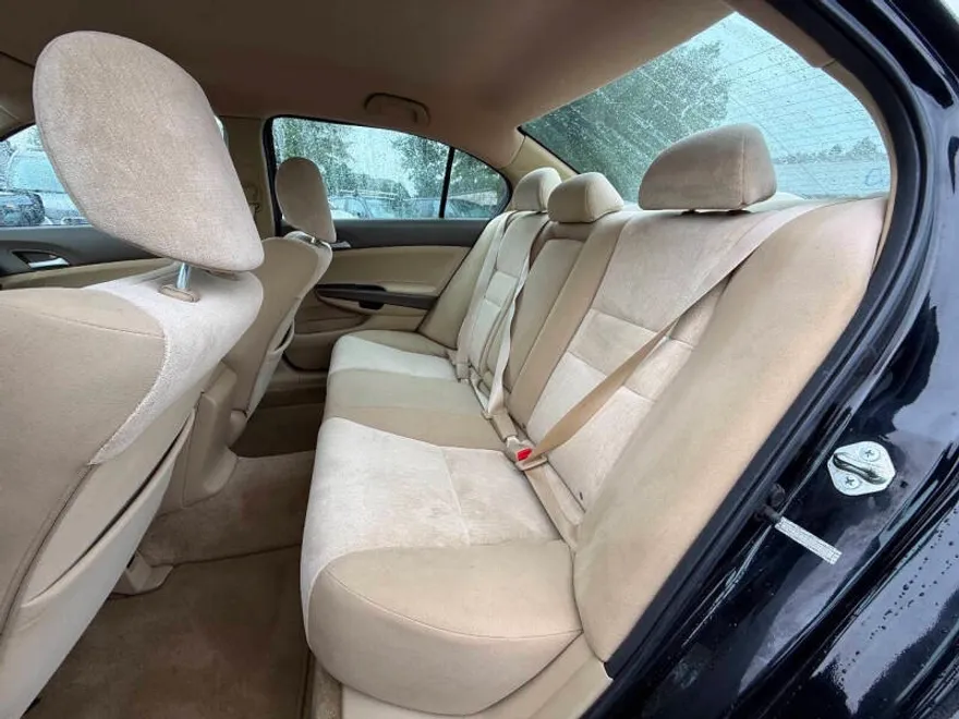 2010 Honda Accord LX photo 1