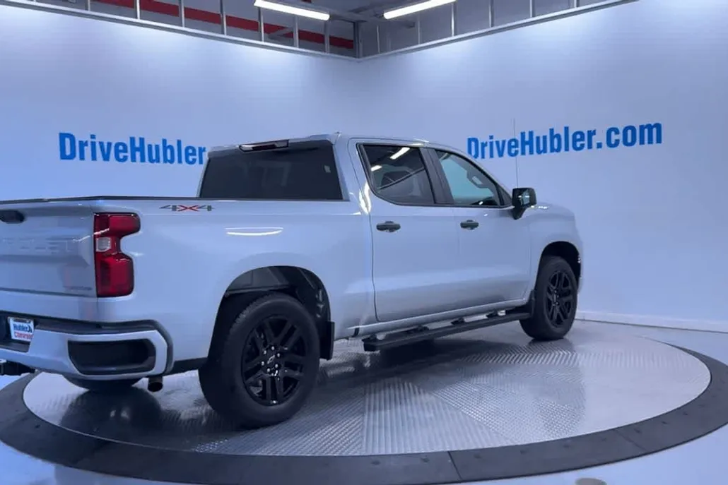 2022 Chevrolet Silverado 1500 Custom photo 1
