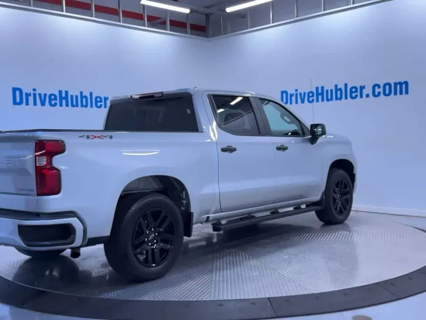 2022 Chevrolet Silverado 1500 Custom photo 1