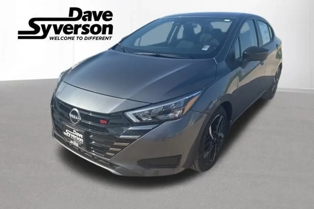 2025 Nissan Versa 1.6 SR photo 1