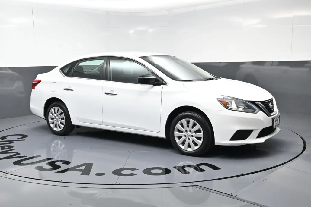 2017 Nissan Sentra S photo 1