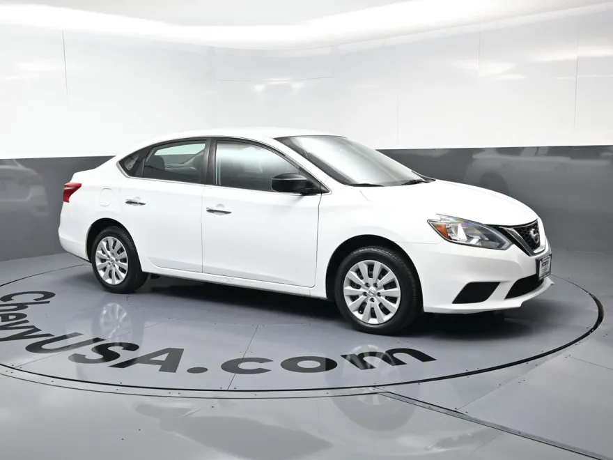 2017 Nissan Sentra S photo 1
