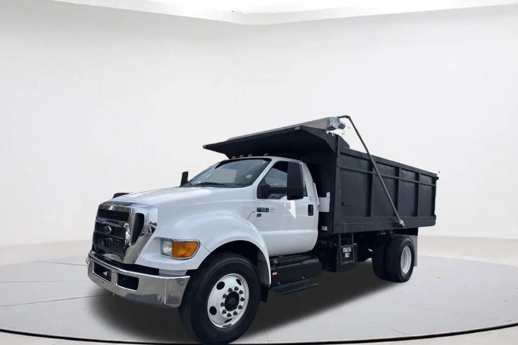2015 Ford F-650 SuperCab XL photo 1