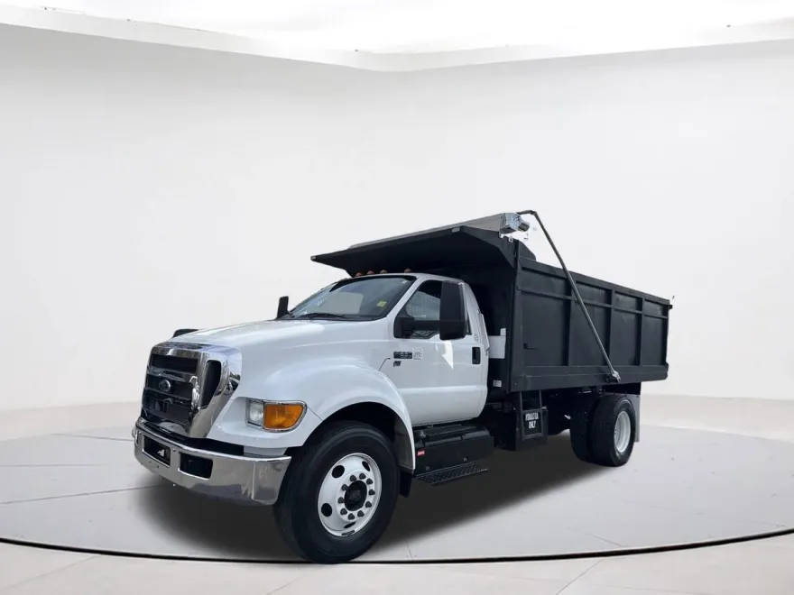 2015 Ford F-650 SuperCab XL photo 1
