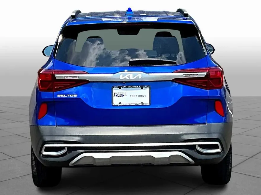 2023 Kia Seltos SX photo 1
