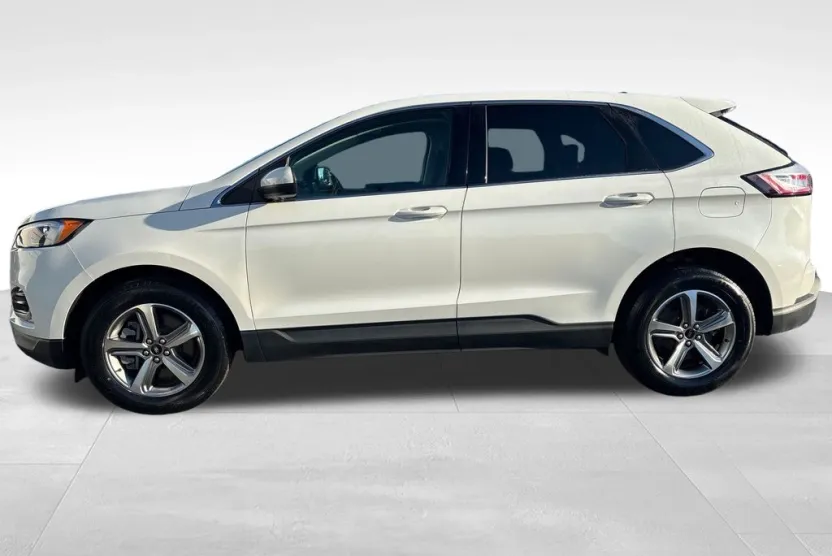 2024 Ford Edge SEL photo 1