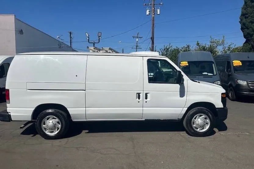 2013 Ford E-150 photo 1