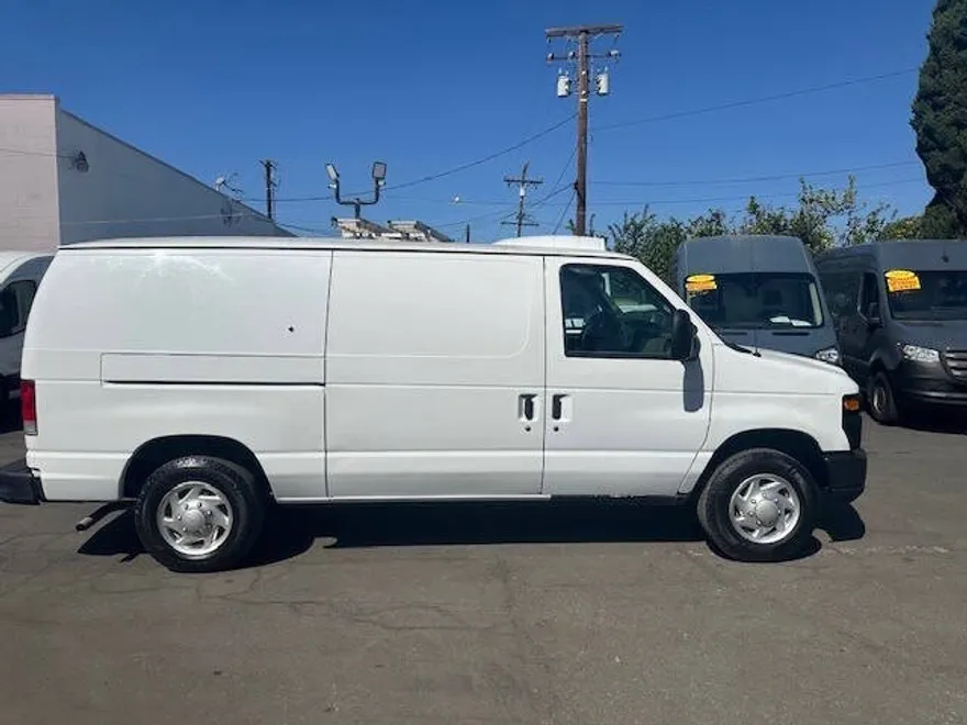 2013 Ford E-150 photo 1