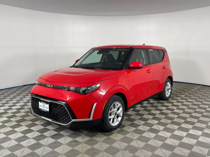 2023 Kia Soul LX S photo 1