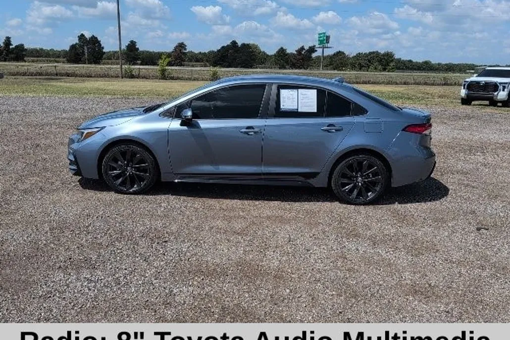 2024 Toyota Corolla SE photo 1