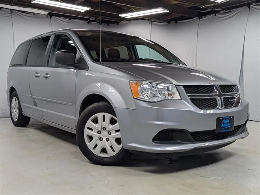2015 Dodge Grand Caravan SE photo 1