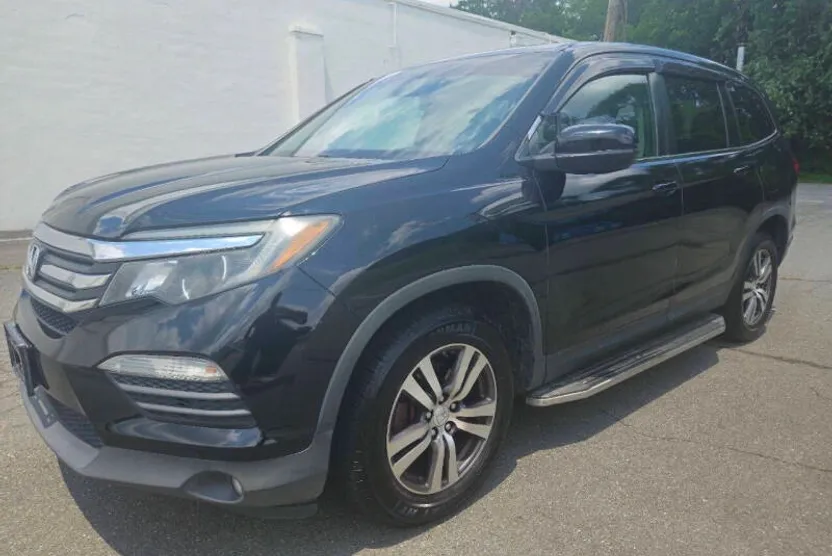 2016 Honda Pilot EX photo 1