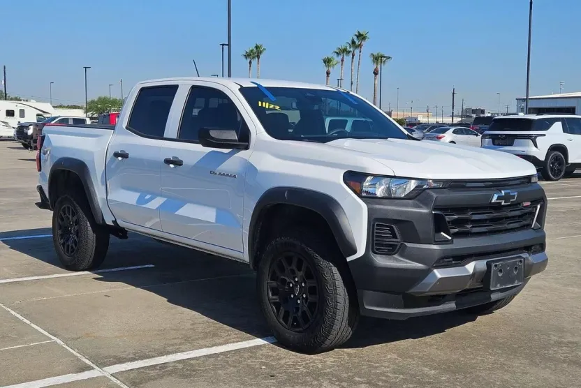 2024 Chevrolet Colorado Trail Boss photo 1