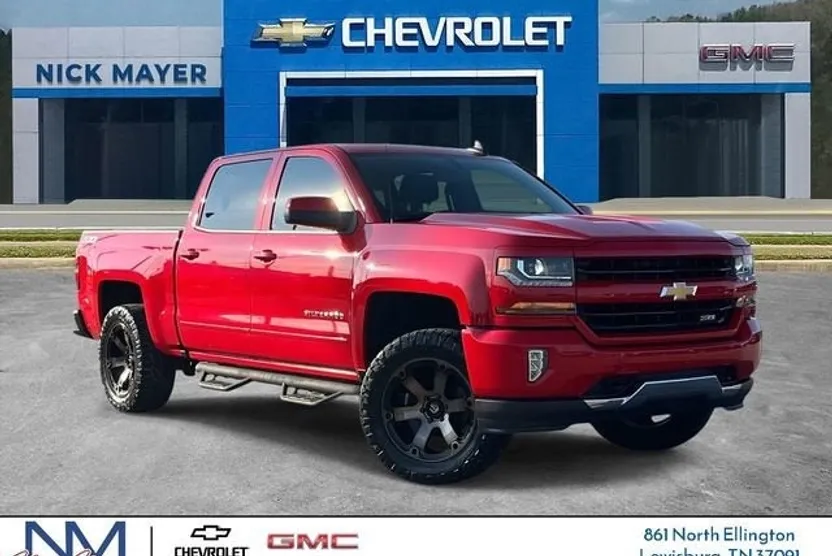 2017 Chevrolet Silverado 1500 LT photo 1