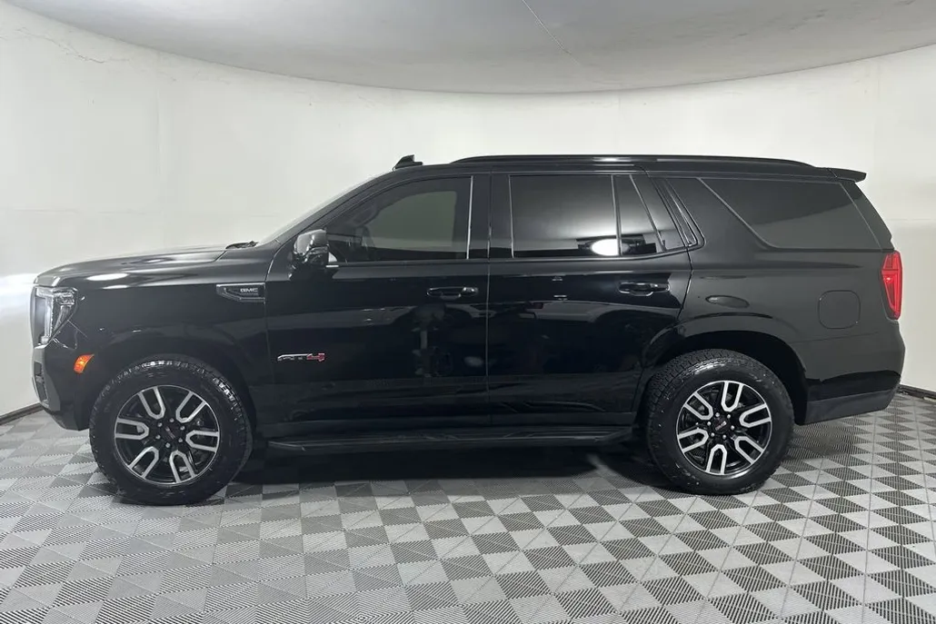2023 Gmc Yukon AT4 photo 1