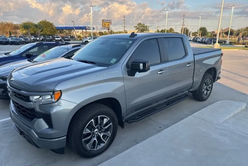 2024 Chevrolet Silverado 1500 RST photo 1
