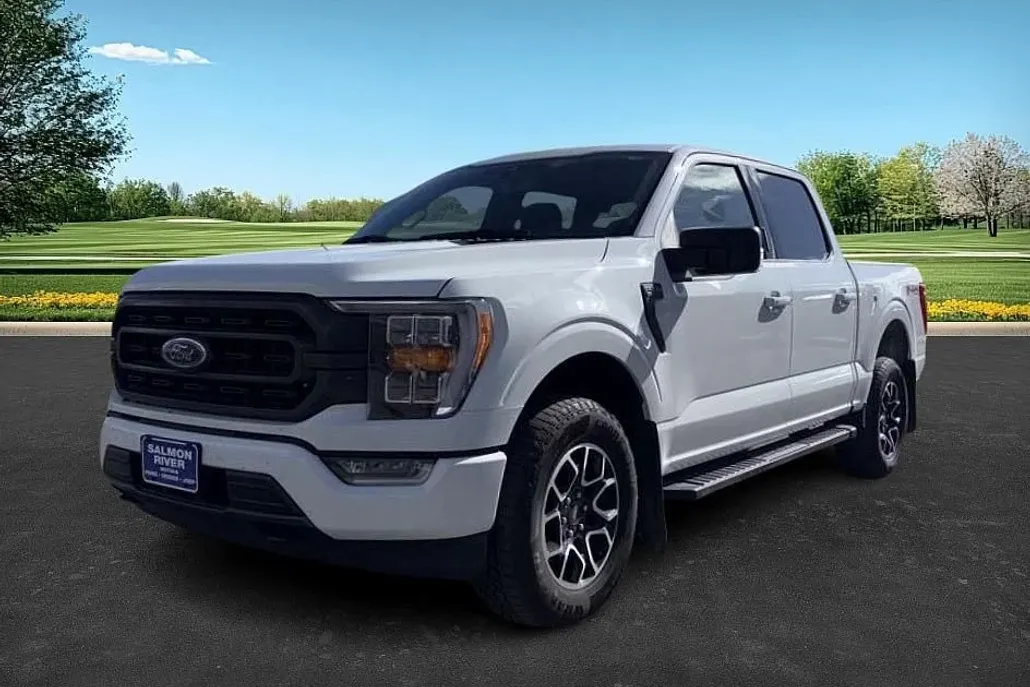 2023 Ford F-150 XLT photo 1