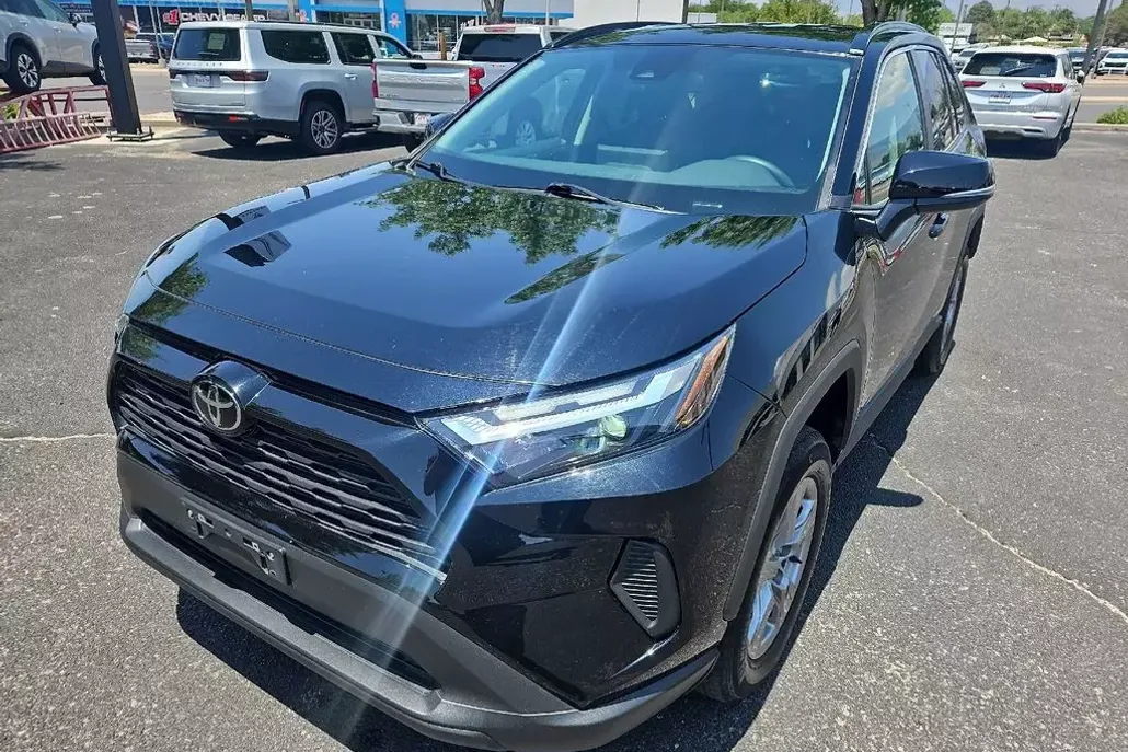 2024 Toyota RAV4 XLE photo 1