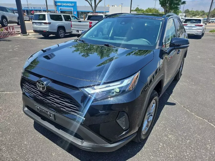 2024 Toyota RAV4 XLE photo 1