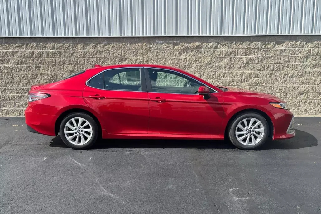 2024 Toyota Camry LE photo 1
