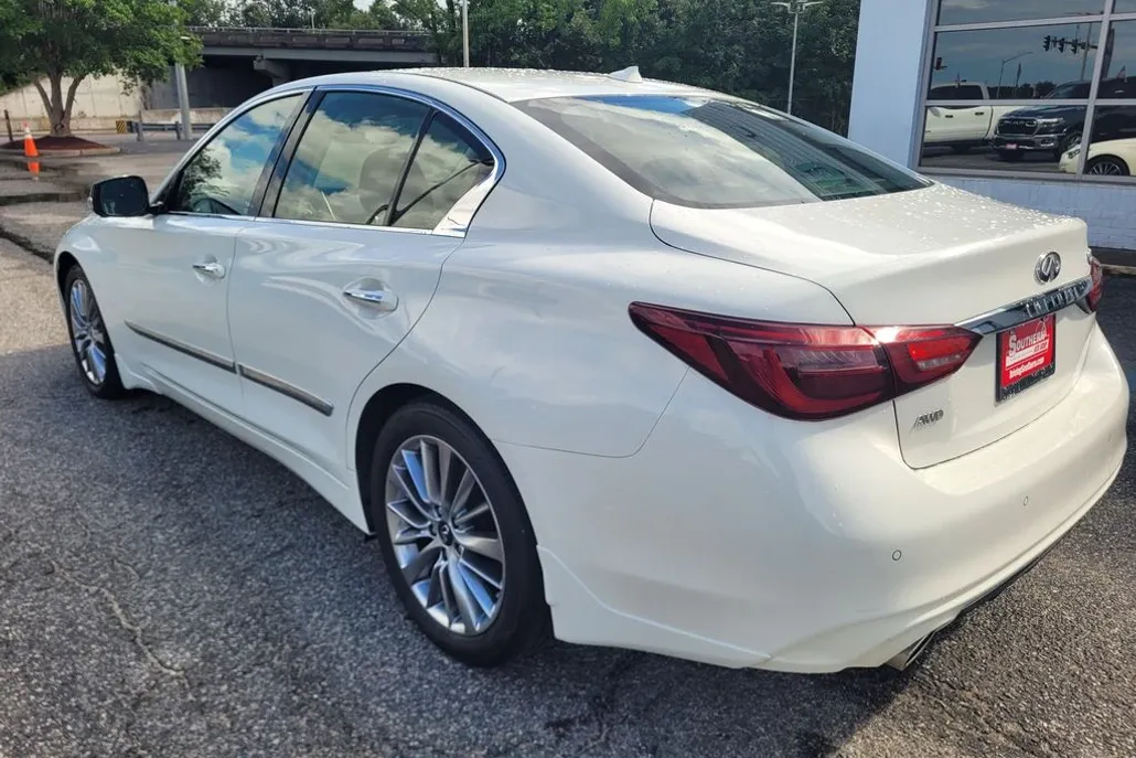 2022 Infiniti Q50 LUXE photo 1