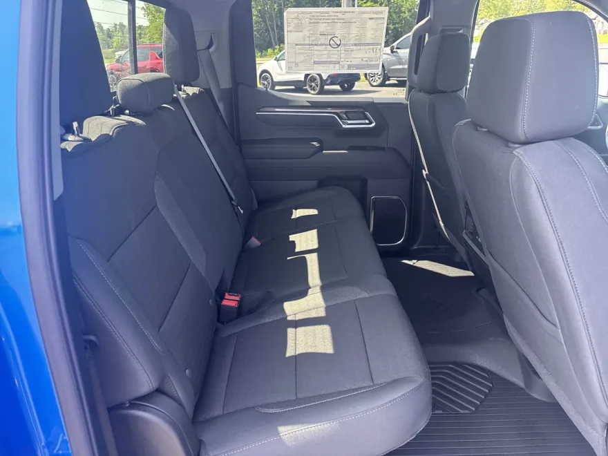 2025 Chevrolet Silverado 1500 LT photo 1