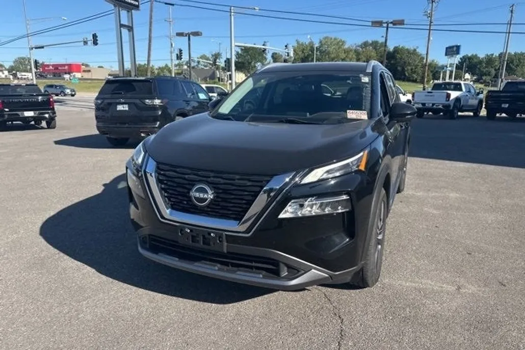 2023 Nissan Rogue SL photo 1