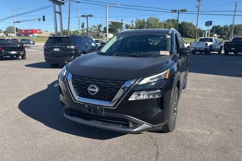 2023 Nissan Rogue SL photo 1