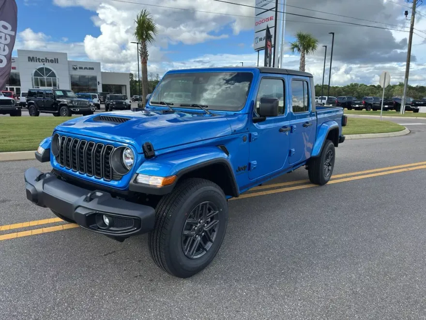 2025 Jeep Gladiator Sport S photo 1