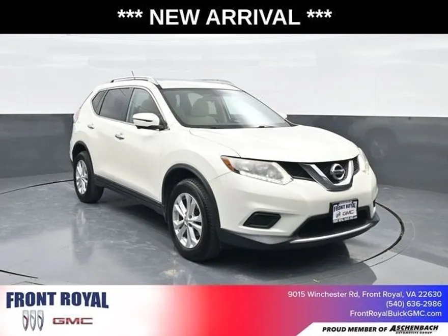 2016 Nissan Rogue SV photo 1
