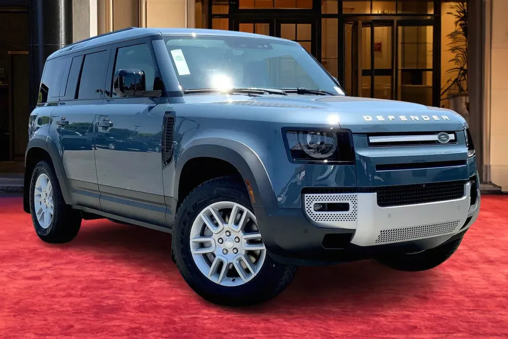 2025 Land Rover Defender 110 S photo 1