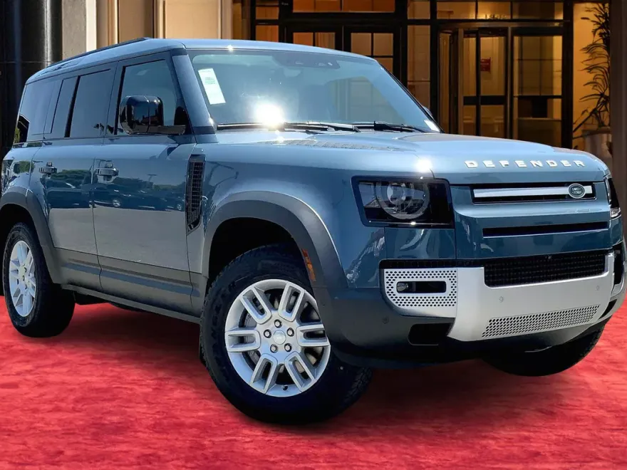 2025 Land Rover Defender 110 S photo 1