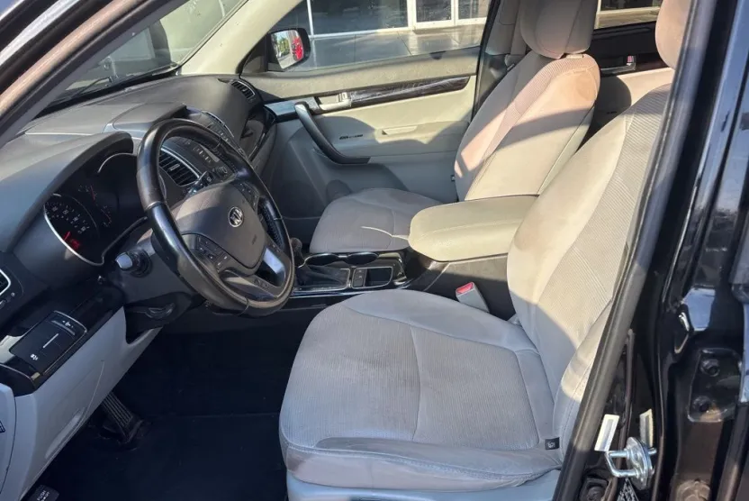 2015 Kia Sorento LX photo 1