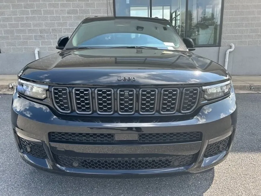 2024 Jeep Grand Cherokee L Summit photo 1
