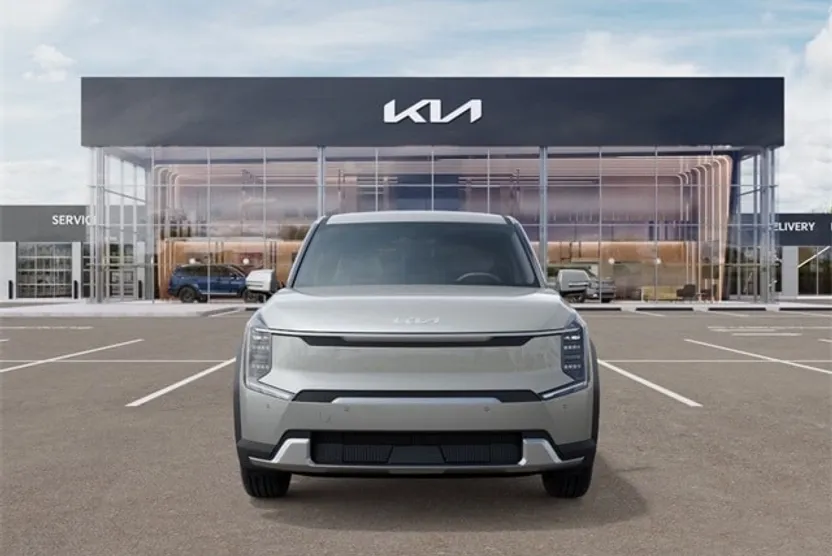 2026 Kia EV9 Light Long Range photo 1