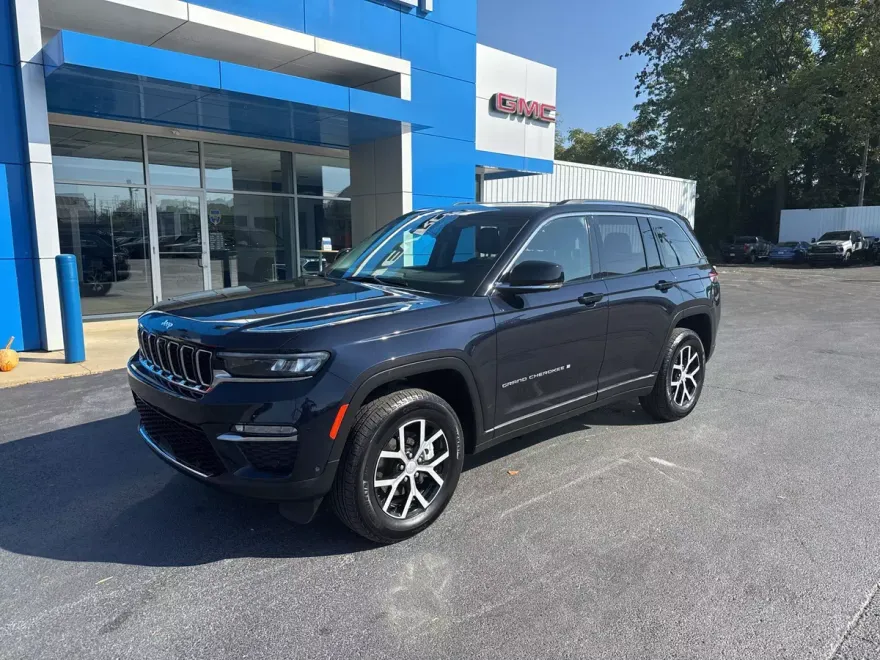 2023 Jeep Grand Cherokee Limited photo 1