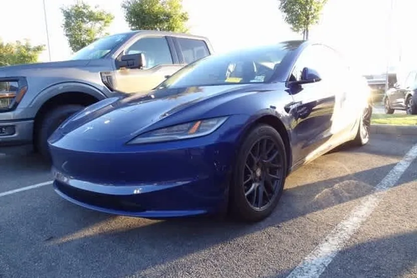 2024 Tesla Model 3 Long Range photo 1