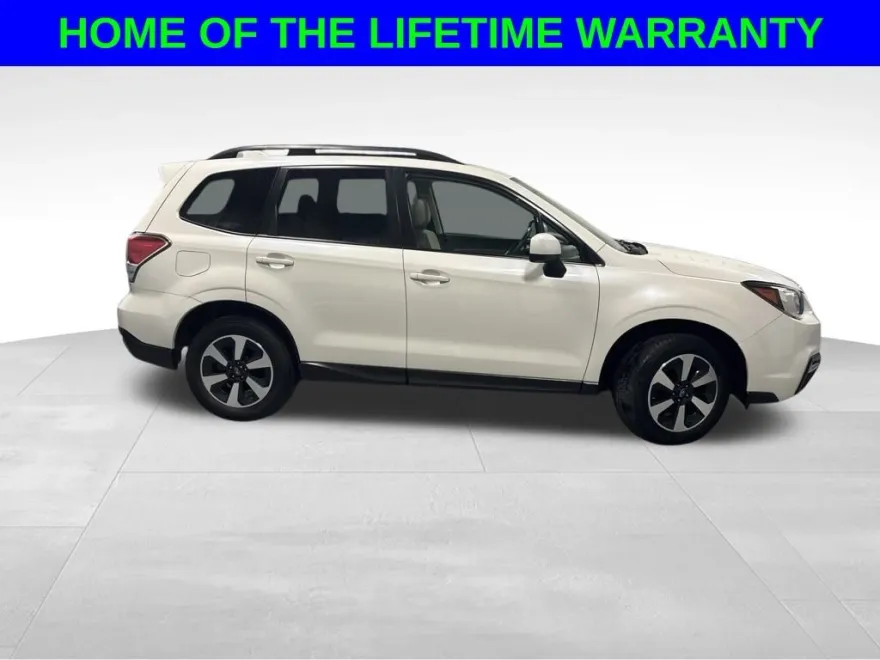 2017 Subaru Forester 2.5i Premium photo 1