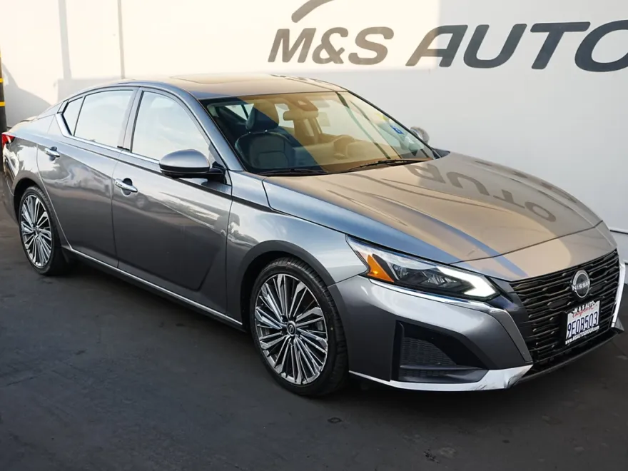 2023 Nissan Altima 2.5 SL photo 1