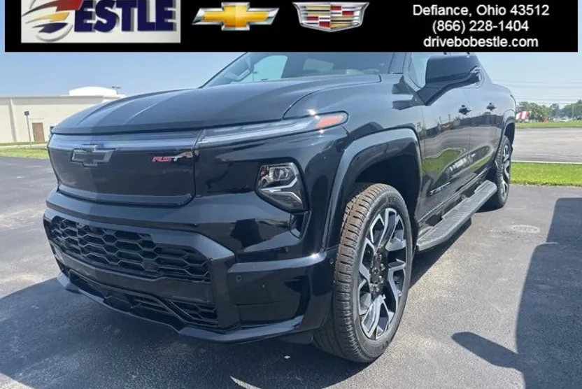 2025 Chevrolet Silverado EV RST photo 1
