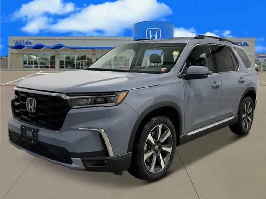 2025 Honda Pilot Touring photo 1