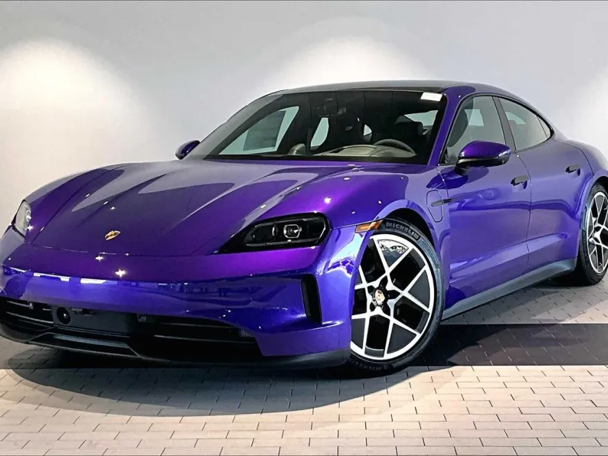 2025 Porsche Taycan 4 photo 1