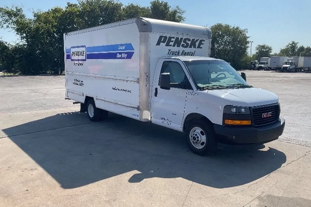 2023 Gmc Savana 3500 Cutaway photo 1