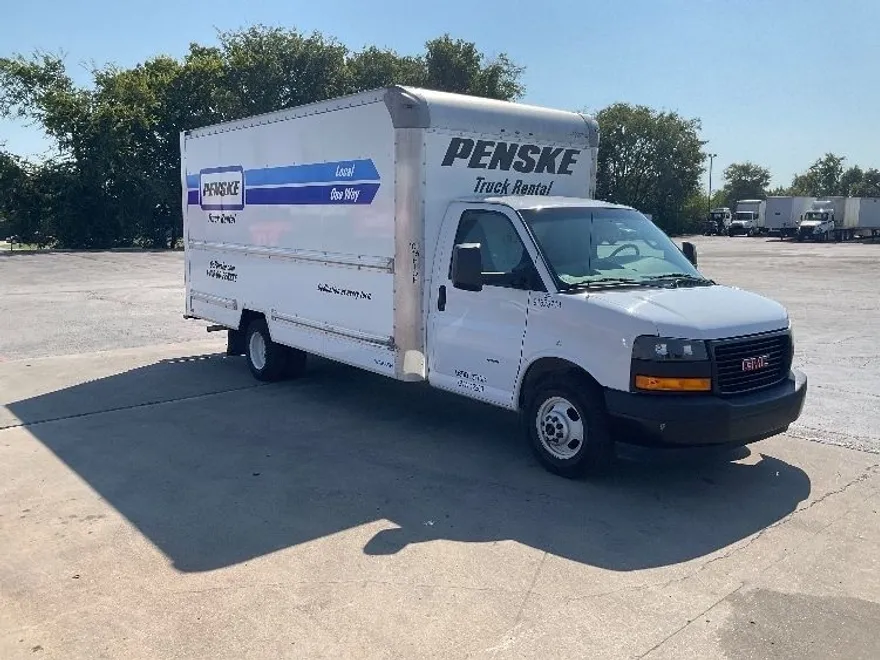 2023 Gmc Savana 3500 Cutaway photo 1