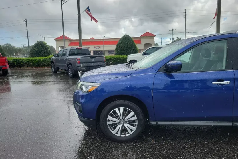 2020 Nissan Pathfinder SL photo 1