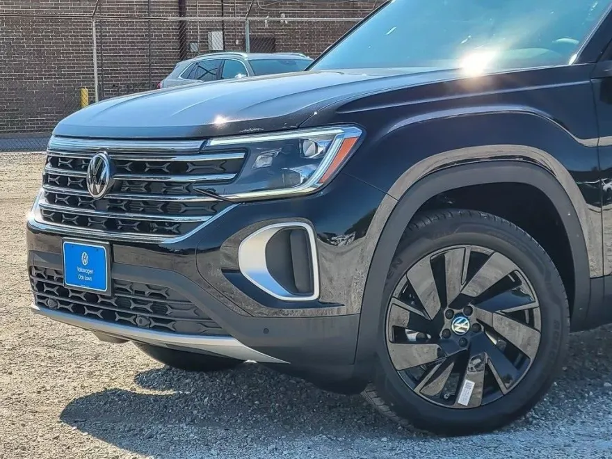 2026 Volkswagen Atlas SE Technology photo 1