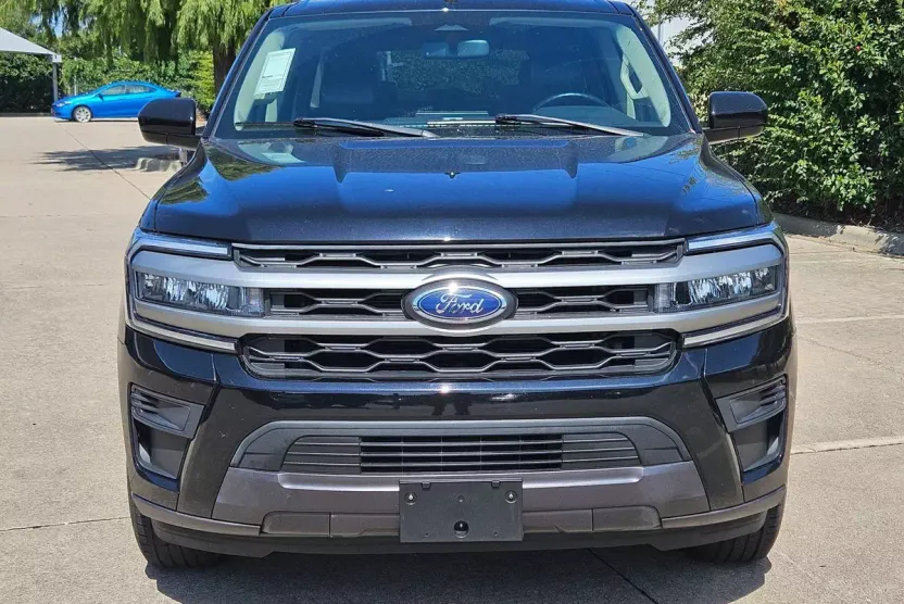 2024 Ford Expedition MAX XLT photo 1