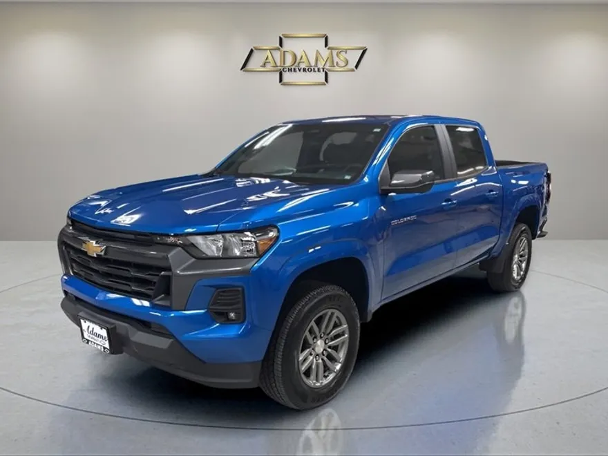 2023 Chevrolet Colorado LT photo 1
