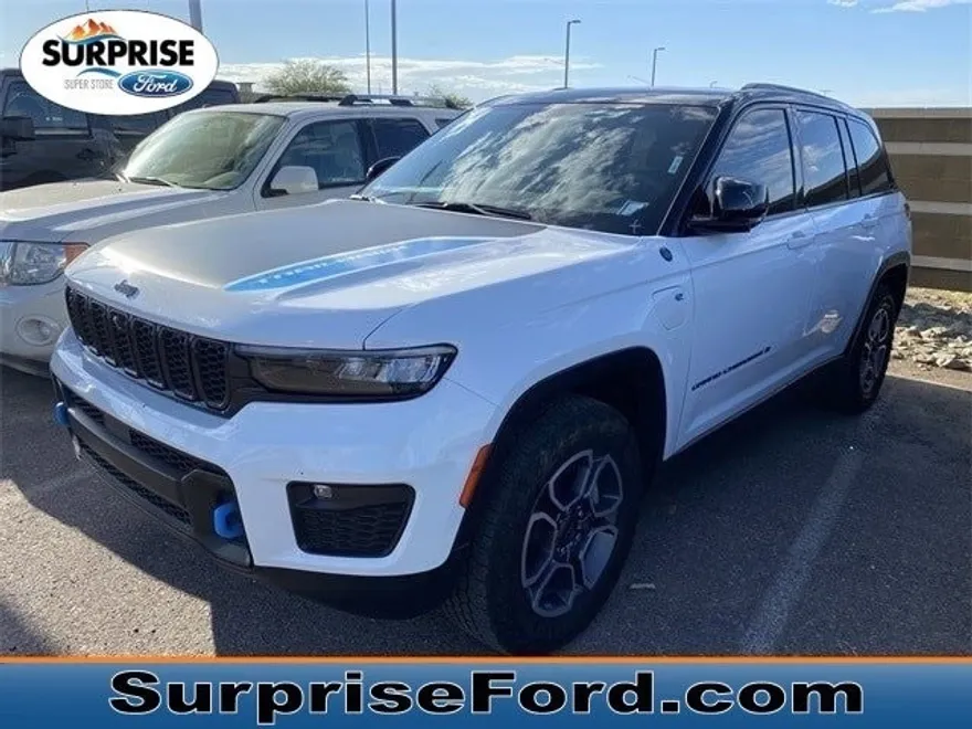 2022 Jeep Cherokee Trailhawk 4xe photo 1